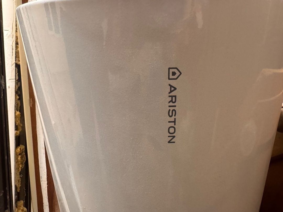 Su qızdırıcısı Ariston BLU R 100 H 100 L — Təmir və inşaat, Bakı (2)