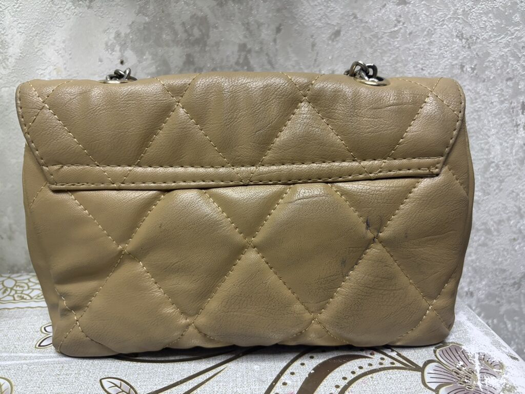 Bej rəngli quilted (romb tikişli) qadın çantası - Material: yumşaq — Çantalar, Bakı (2)