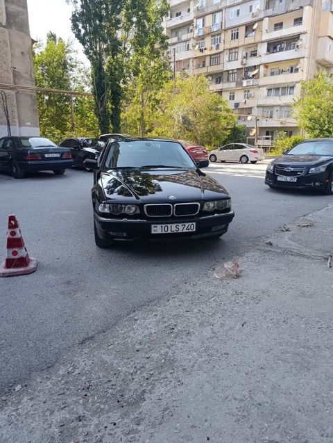 BMW 740, 3.9 L, 2000 il, 300 000 km — Bakı