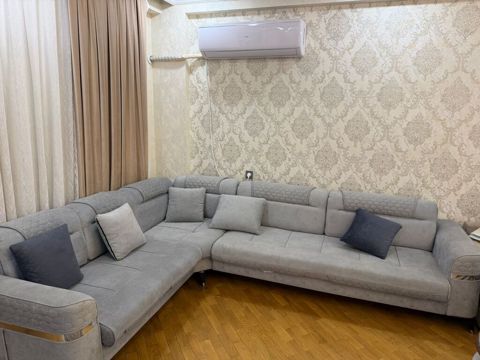 Uqlavoy divan. Yaxsi veziyyetde. 1400azn. baha alinib. Yenidir — Digah
