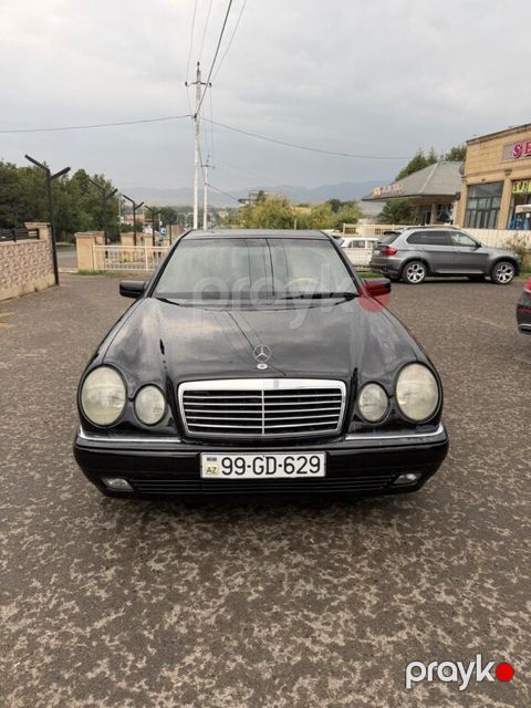 Mercedes E 240, 2.4 L, 1999 il, 286 324 km