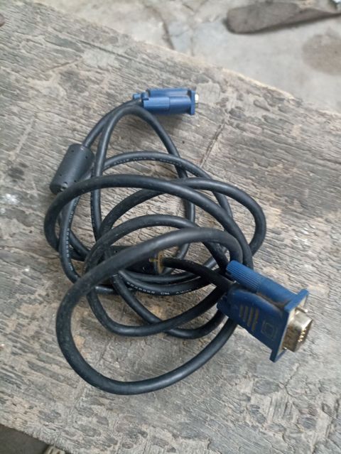 VGA kabeli - Bir ucları 15-pin VGA (DE-15) konnektor, hər iki tərəf — Digah