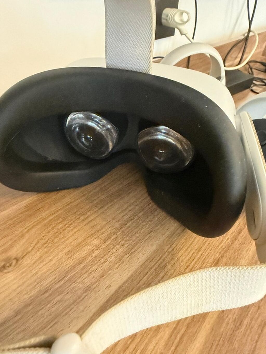 Virtual reallıq eynəyi satılır. Mağaza deyil, şəxsi özümündür, 1500 — Elektronika, Bakı (2)