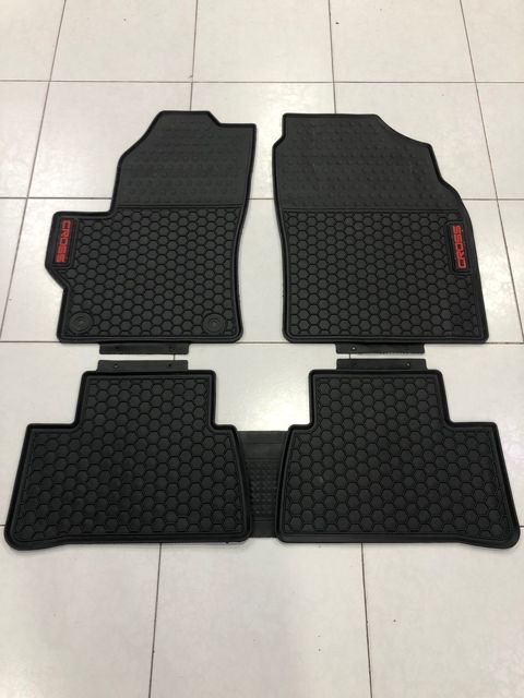 Toyota Corolla Cross ayaqaltı rezini — Bakı