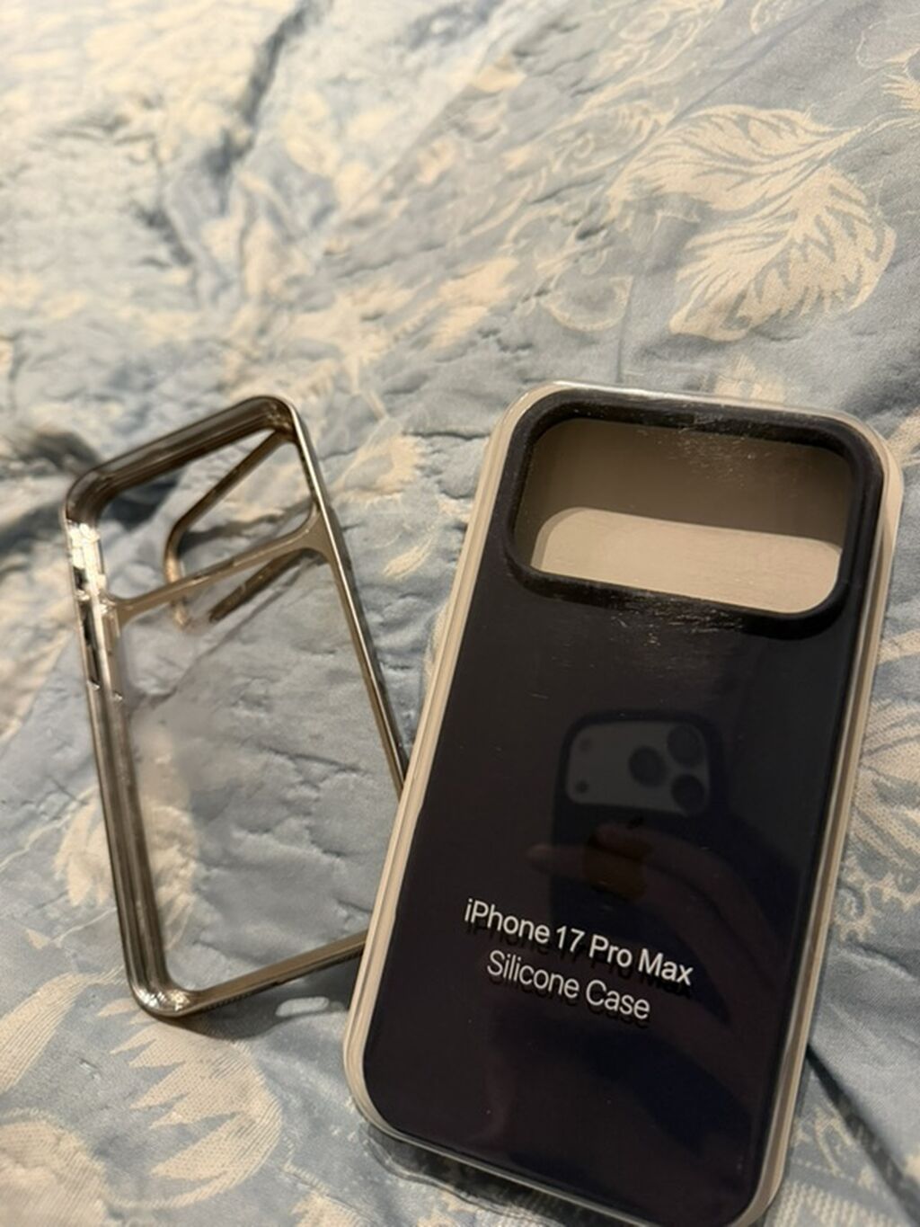 2 ədəd iPhone 17 Pro Max kabı – 15 AZN 1-ci kab: Tünd göy rəngdə — Elektronika, Bakı (5)