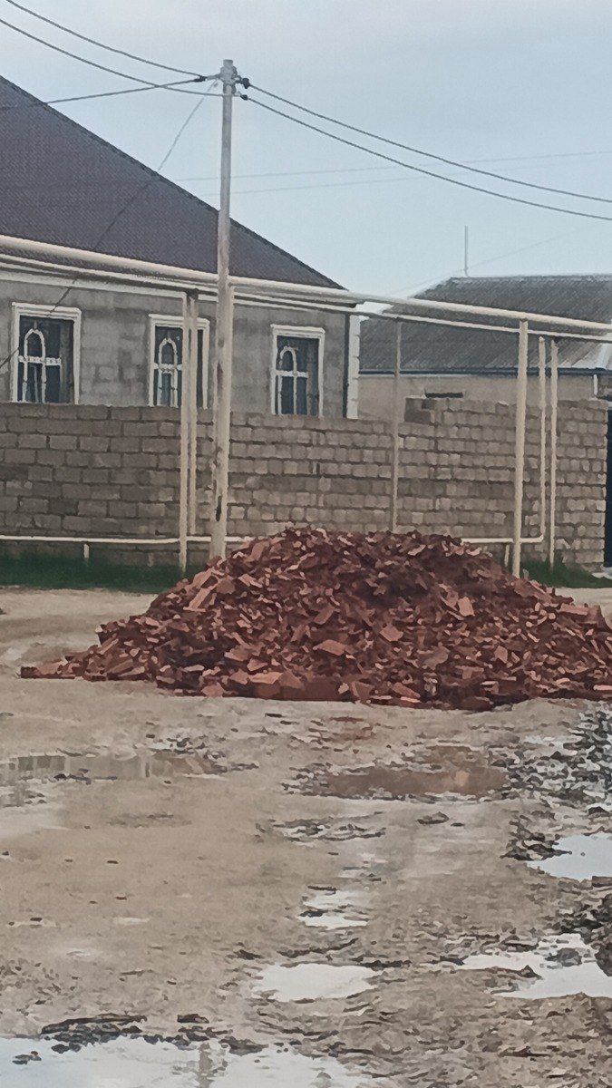 Kərpic qırıntısı — Təmir və inşaat, Bakı (2)