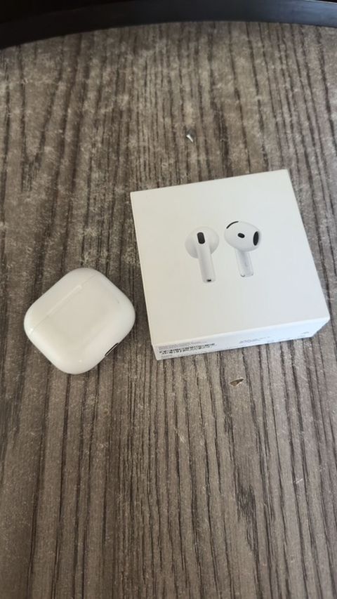 Apple AirPods 4 – simsiz qulaqlıq və şarj futlyarı - Model: AirPods 4 — Bakı
