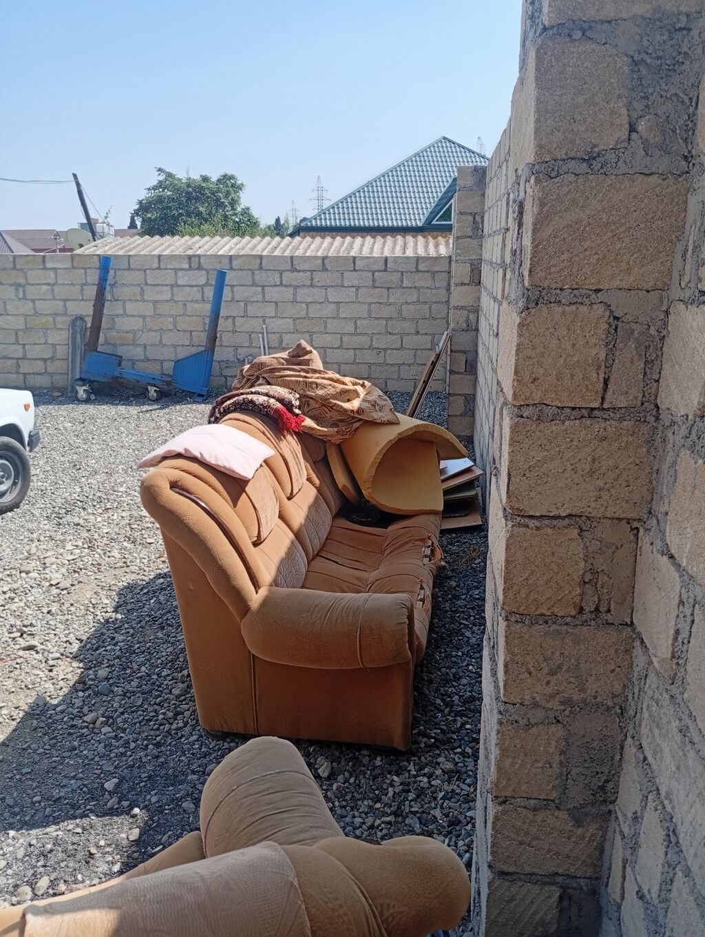 Mebel dəsti – 3+1+1 yumşaq oturacaq dəsti Tərkibi: - 3 nəfərlik divan — Mebel, Gəncə (2)