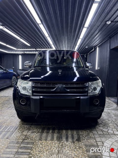 Mitsubishi Pajero, 3.5 L, 2011 il, 300 000 km