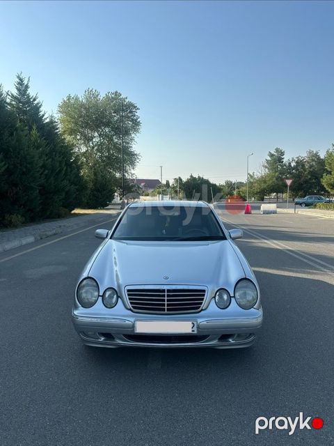 Mercedes E 240, 2.4 L, 1999 il, 597 000 km