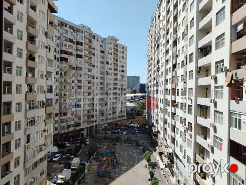 Unavm 3 mkr dairəsi ilə 20nyanvar metrosuun yani liftde var 2 dene