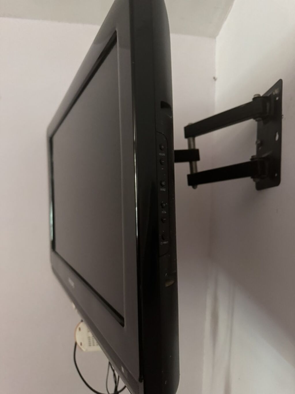 Philips LCD televizor - Ekran: təxminən 22–26 düym arası, geniş — Televizorlar, Sumqayıt (3)