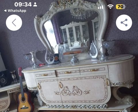 Klassik üslubda qonaq otağı mebel dəsti istifade olunmayib yalniz taxt — Bakı