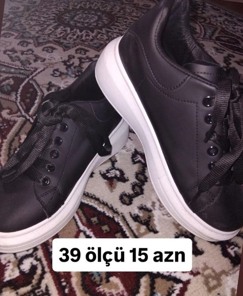 Az geyinilib yeni kimi. çatdirilma var — Bakı