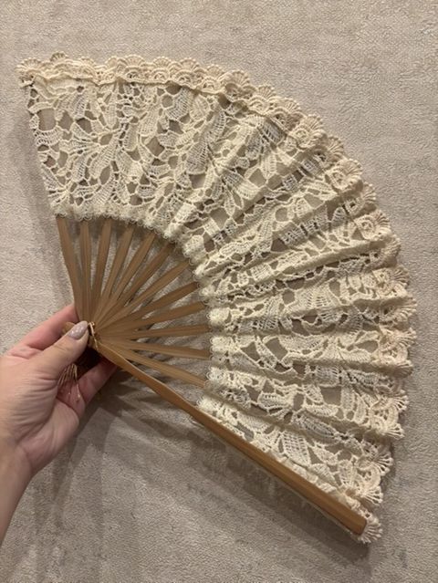 Dantel əl yelpiri - Material: Təbii ağac gövdəciklər və krem rəngli — Bakı