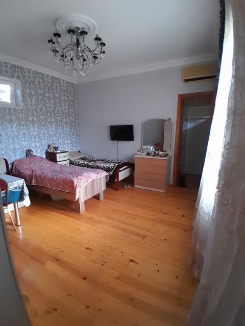 Kirayə verilir.4 xanım halhazırda yaşayır evdə.ə 3 otaqlı evi işləyən — Bakı