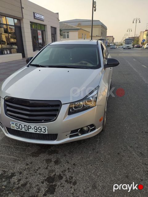 Chevrolet Cruze sedan – gümüş rəng - Kuzov: 4 qapılı sedan