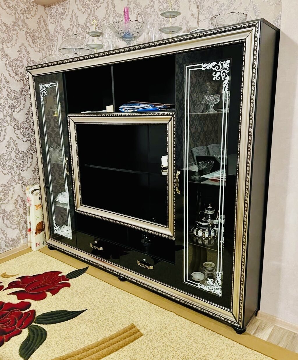 Çox səliqəli və möhkəm bir tv stenddi həmçinin servant kimi də — Mebel, Qax (2)