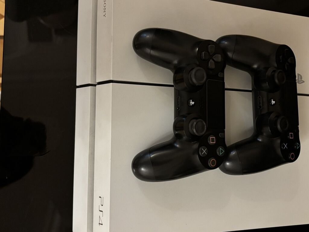 Sony PlayStation 4 (PS4) – White versiya Xüsusiyyətlər: - Rəng: ağ — Elektronika, Bakı (5)