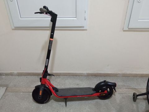 Elektrik skuter – qırmızı-qara dizayn - Şəhər içi rahat və səssiz — Bakı