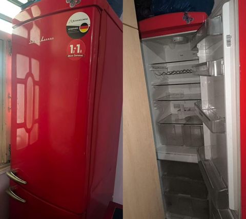 Schaub Lorenz markalı soyuducu. Retro üslubda qırmızı rəngli dizayna — Qobu