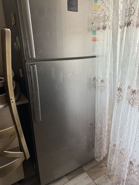 Samsung RT35K5440S8 iki qapılı soyuducu Yuxarisi ale soyudur problemi — Masazır