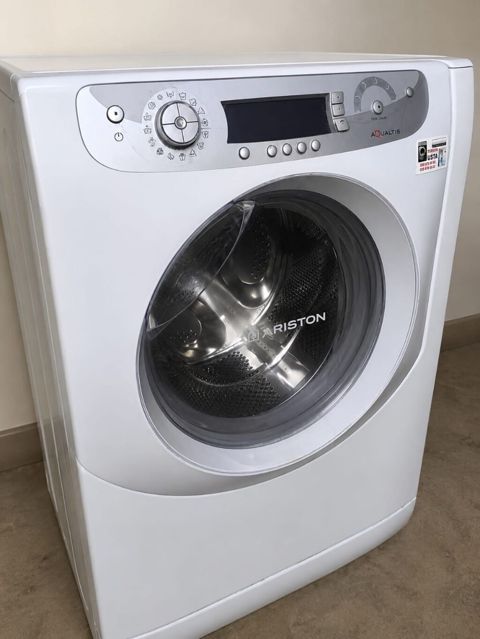 Ariston Aqualtis önyükləməli paltaryuyan maşın 6 kq çəki - Ön — Digah
