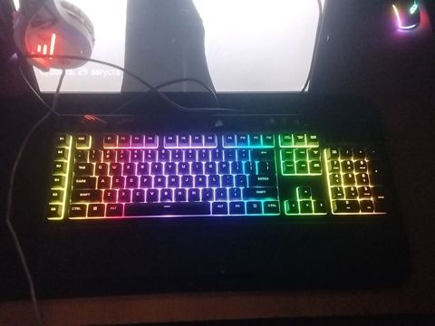 Corsair klaviatura oyun uchun is ucun mukemmeldir 14 isiq rejimi var — Sumqayıt