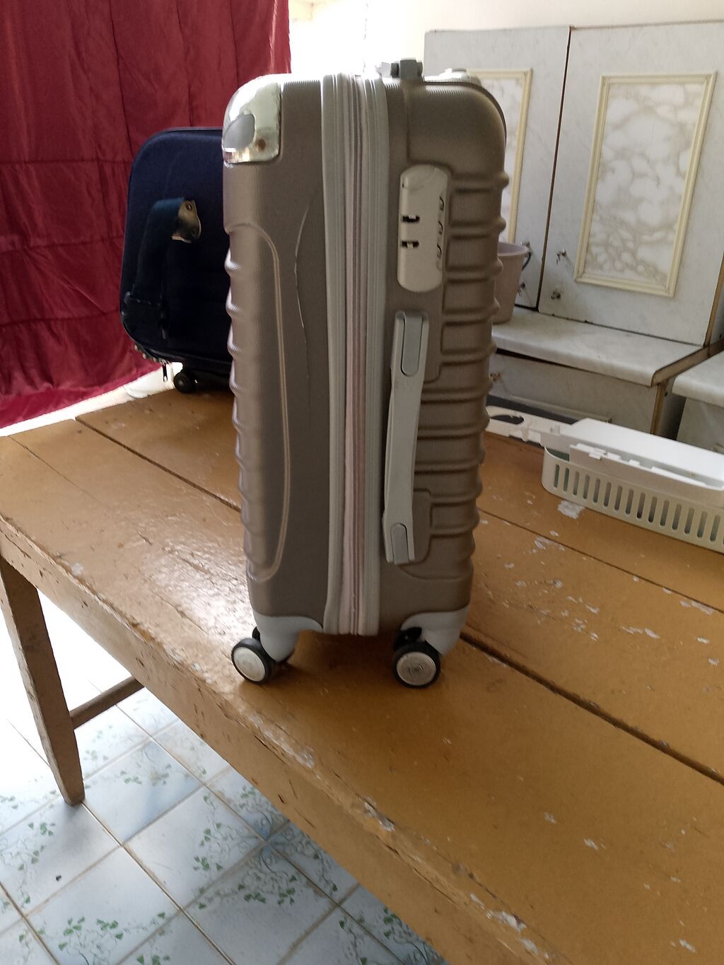 Sərt korpuslu əl baqajı çamadan - Rəng: metalik tünd bej/bronza — Çamadanlar, Lənkəran (4)