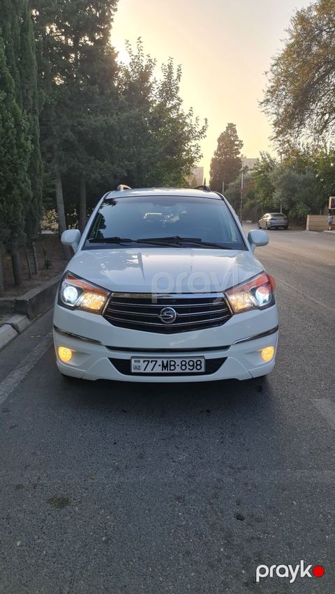SsangYong 11 nəfərlik geniş ailə maşını əla vəziyyətdə harda — Bakı