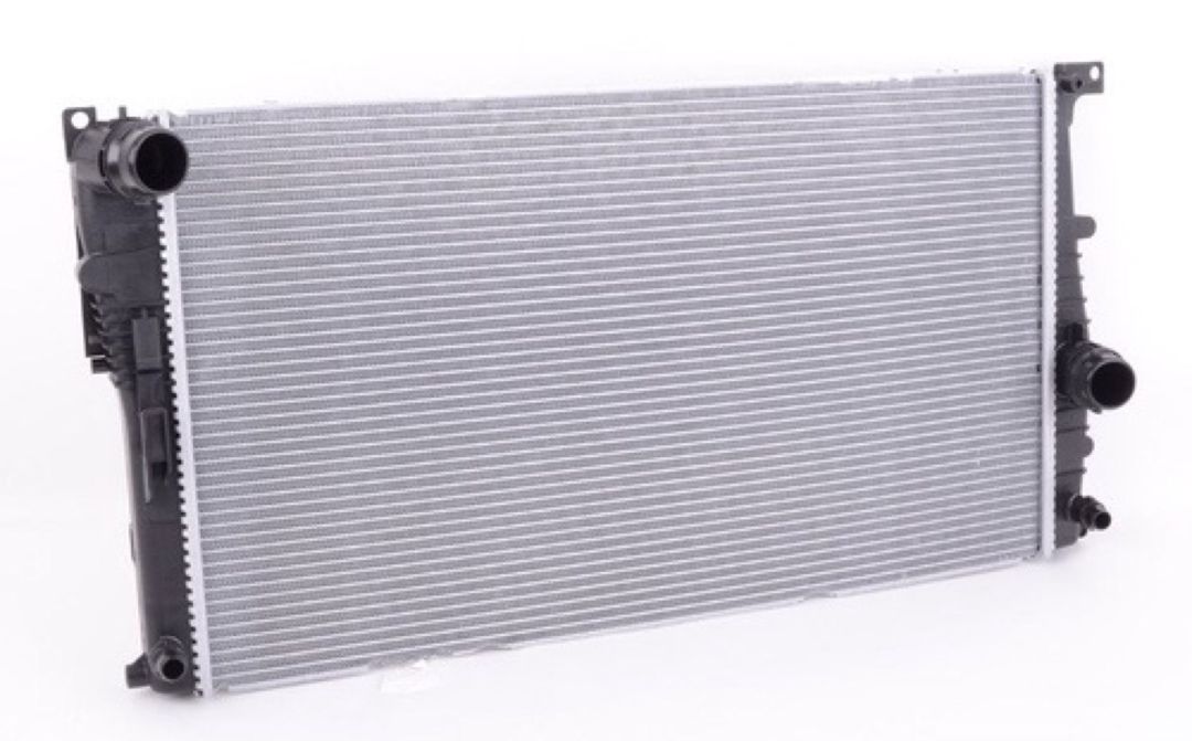 BMW F10 F30 su radiatoru — Ehtiyat hissələri və aksesuarlar, Bakı (2)