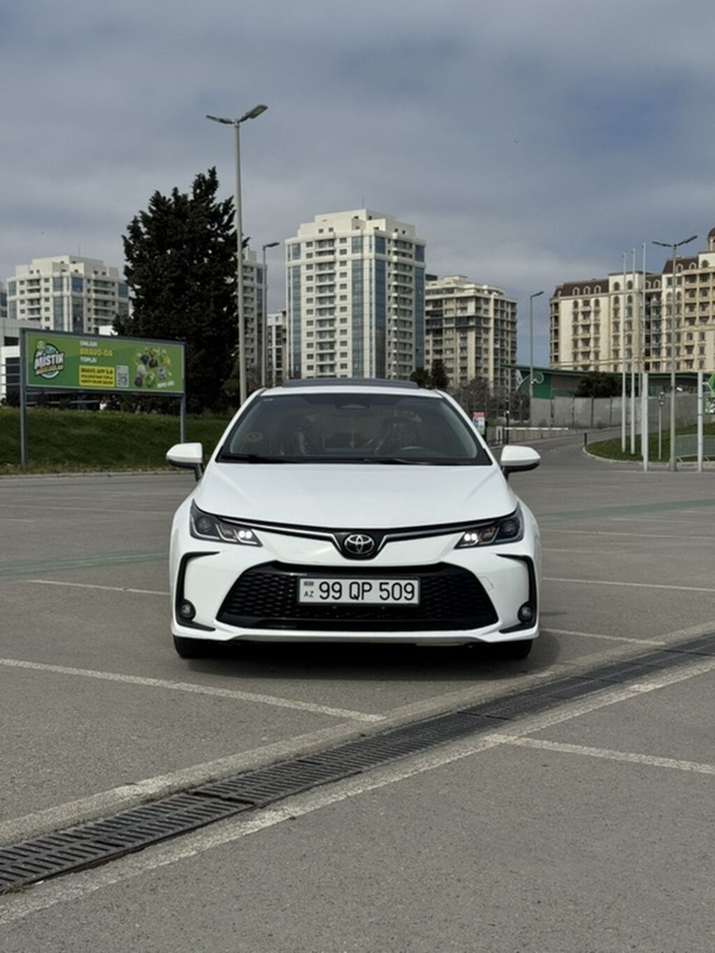 Toyota Corolla sedan – ağ rəng, hibrid. Texnologiya və avadanlıq — Avto, Digah (6)