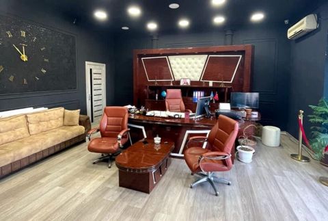 RR Ofis mebeli temiz qoz ağacinan tam ideal veziyyetde qiymet 13.000