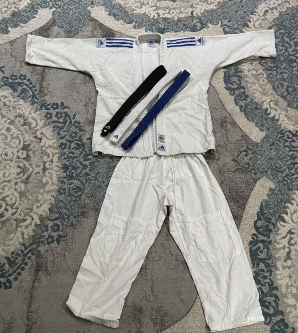 İdman dəsti, Adidas — Şəxsi əşyalar, Bakı