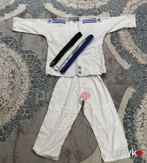 İdman dəsti, Adidas