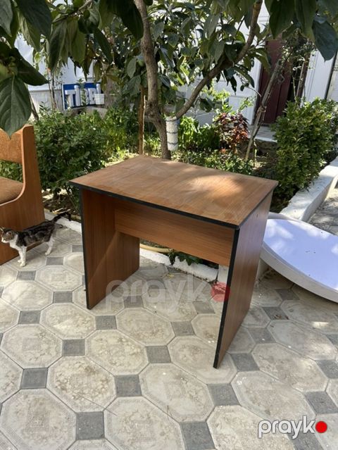 Düz masa, Polkasız, Siyirməsiz, Teksturalı laminat