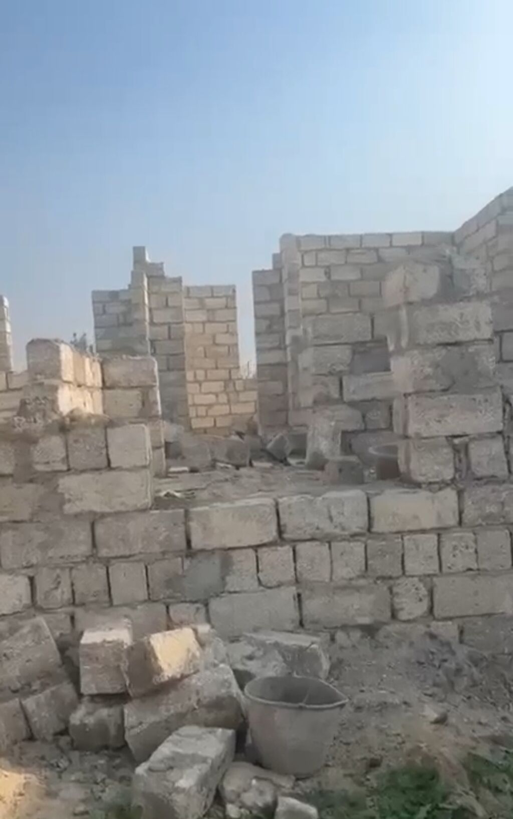 Tikinti üçün daş materialları və yarımçıq hörgü konstruksiyası — Mallar, Bakı (4)