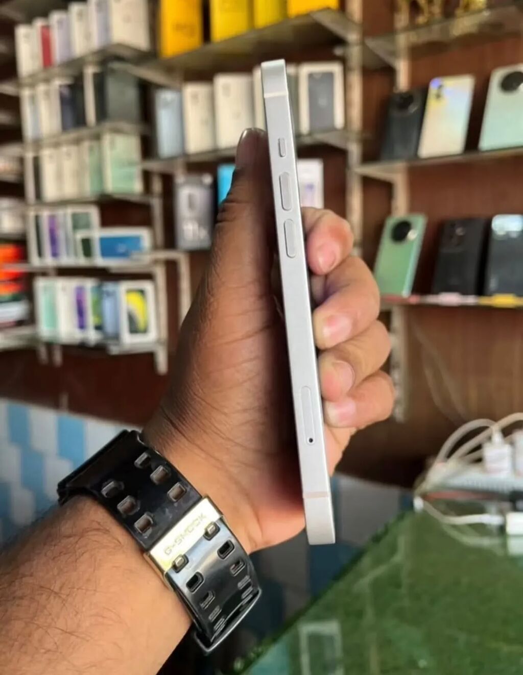 IPhone 13, 128 GB, Ağ, Zəmanət, Simsiz şarj, Face ID — Apple iPhone, Digah (3)