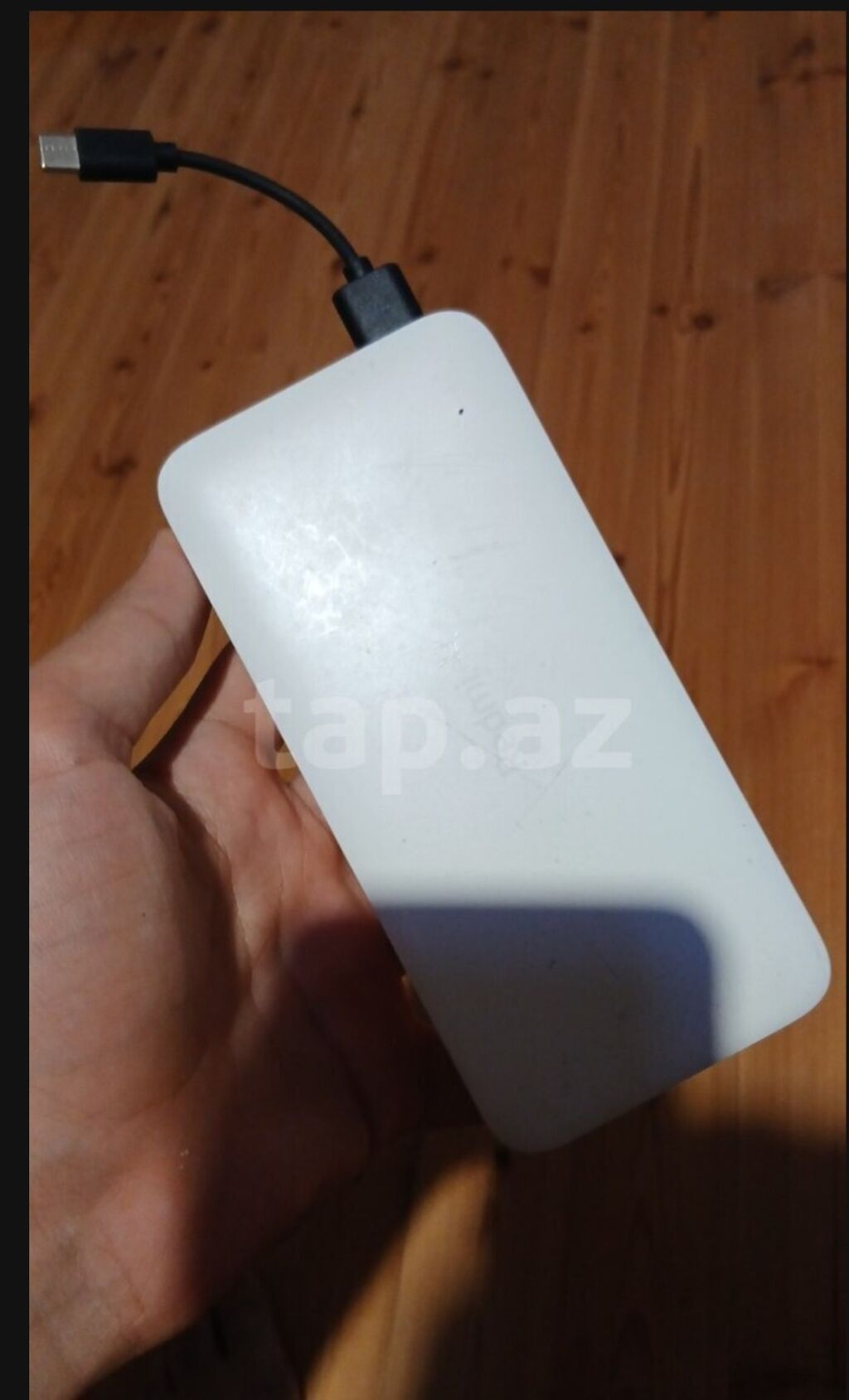 Powerbank – ağ rəngli, kompakt korpus gündelik istafade powerbank hec — Elektronika, Bakı (2)