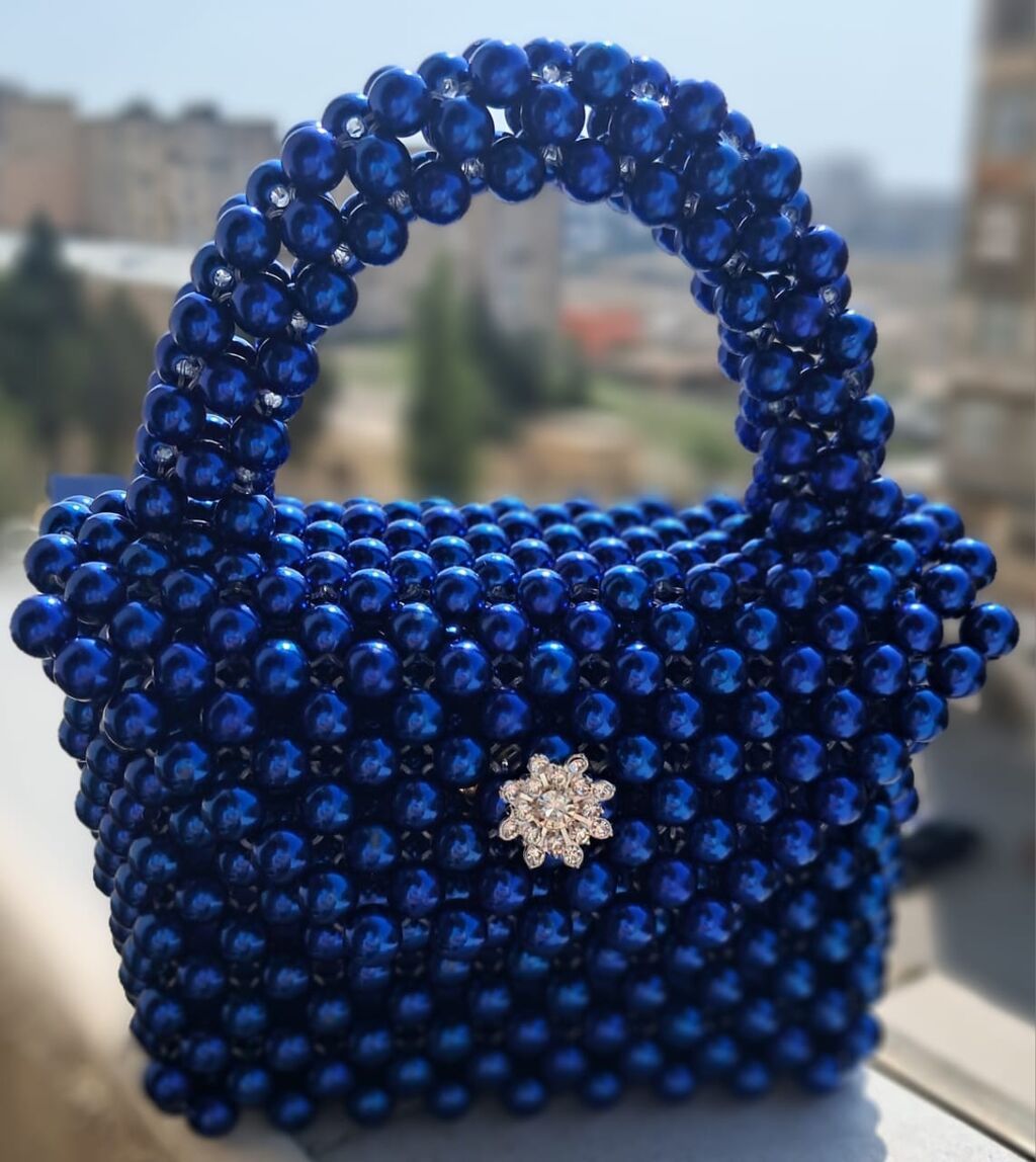 Mavi muncuqlardan əl işi çanta - Material: Parlaq kobalt-mavi akril — Çantalar, Bakı (2)