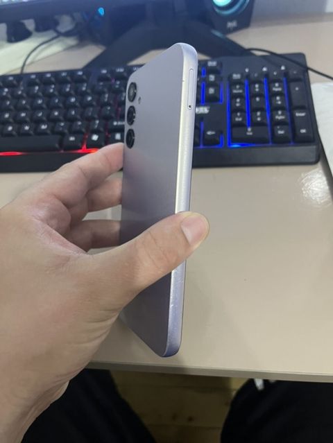 Samsung Galaxy A24 4G, 128 GB, rəng - Gümüşü, Barmaq izi — Pirəkəşkül