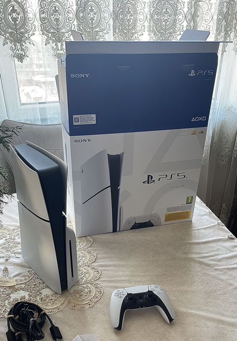 Sony PlayStation 5 (PS5) – Disk versiyası Model: CFI-2116 (konsol) — Masazır