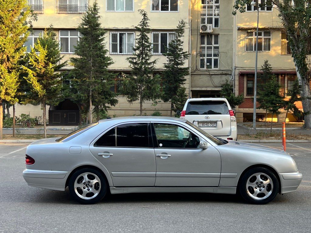 Mercedes E 220, 2.2 L, 2001 il, 590 000 km — Avtomobillər, Bakı (6)