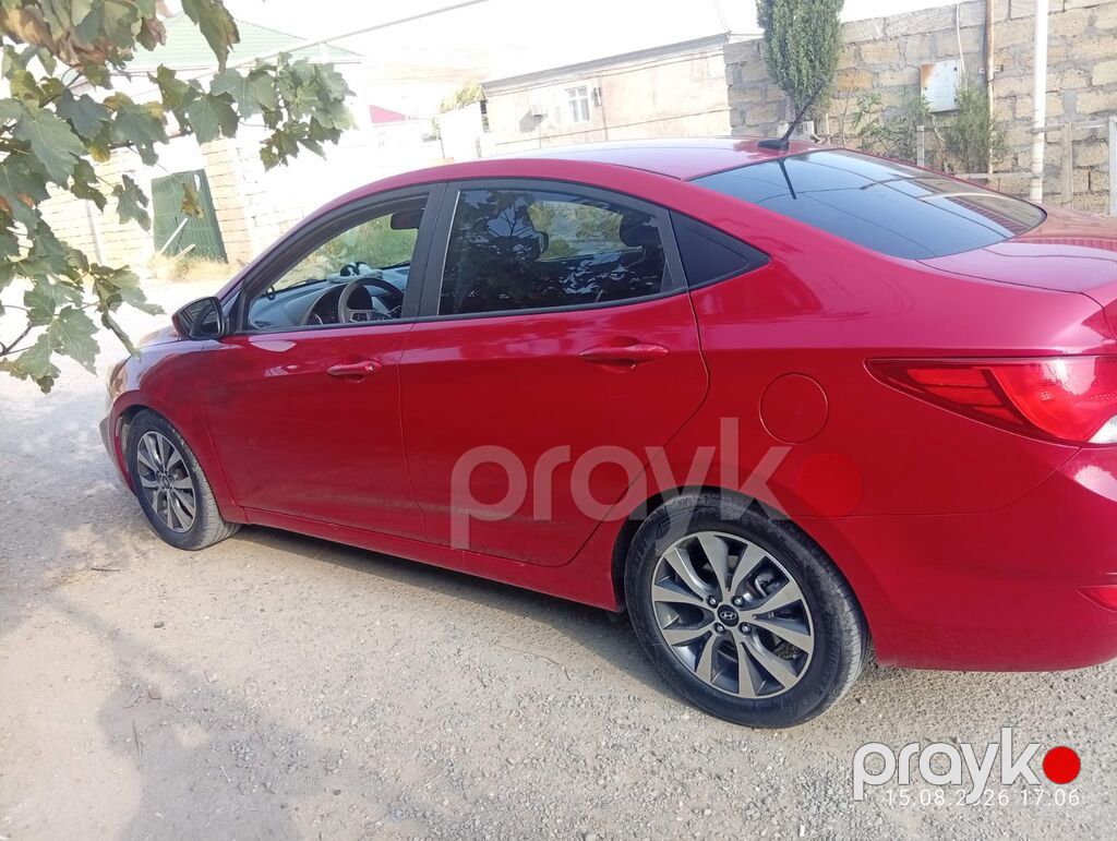 Hyundai Accent sedan – qırmızı rəng - Kuzov: 4 qapılı sedan, parlaq — Avtomobillər, Qobu (3)