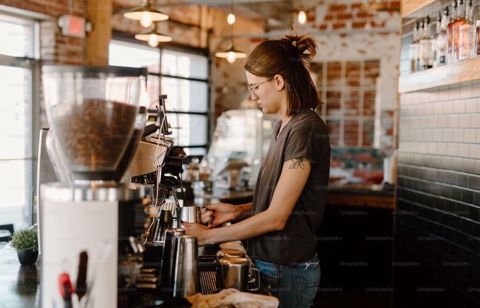 Barista tələb olunur, İstənilən yaş — Bakı