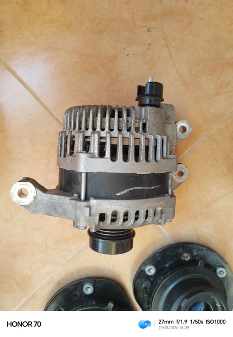 Ford orijinal generator (alternator) - Brend: Ford (etiket üzərində) — Bakı