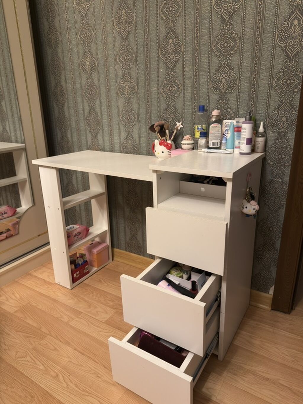 Ağ rəngdə kosmetik makyaj masası/çalışma,iş stolü - Kompakt L formalı — Mebel, Pirəkəşkül (2)