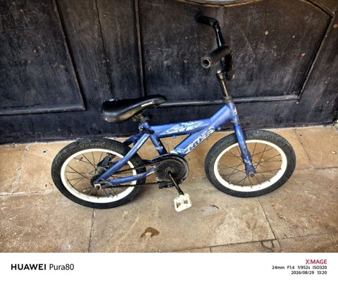 Uşaq velosipedi – 16 düym təkərlər 1 pedalı qırıqdır balqa problemi — Bakı