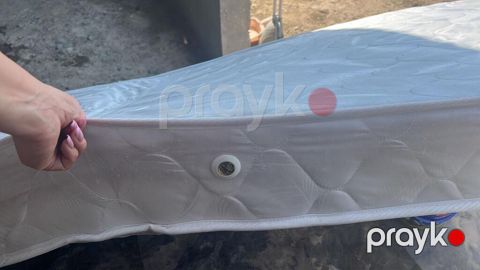 Tək nəfərlik döşək - Ölçü: 90×200 sm (tək ölçü) Az işlənib