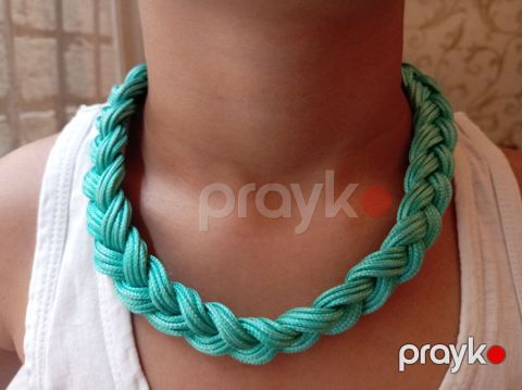 Toxunma ipdən hazırlanmış örgülü boyunbağı - Rəng: firuzə/menin (açıq